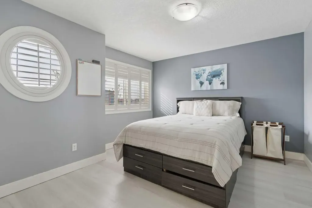 1826 Baywater Street SW Airdrie AB T4B 0A8