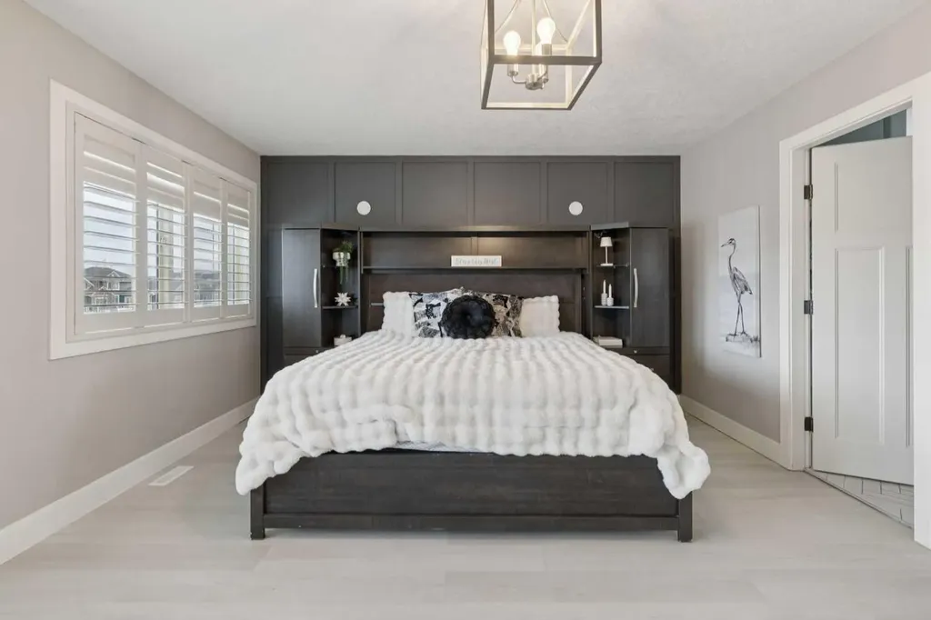 1826 Baywater Street SW Airdrie AB T4B 0A8