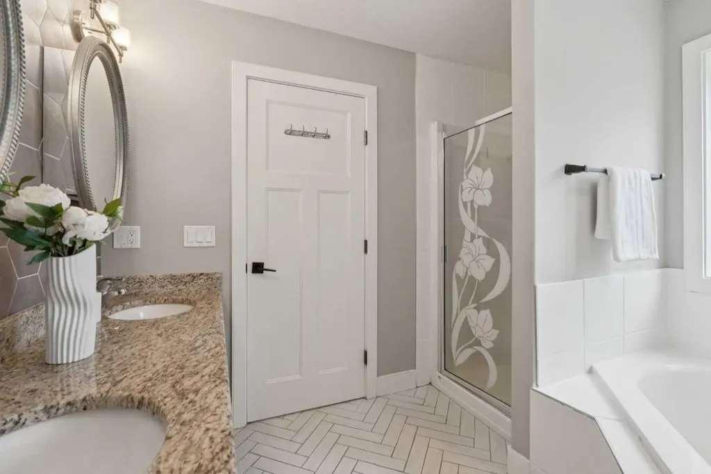 1826 Baywater Street SW Airdrie AB T4B 0A8