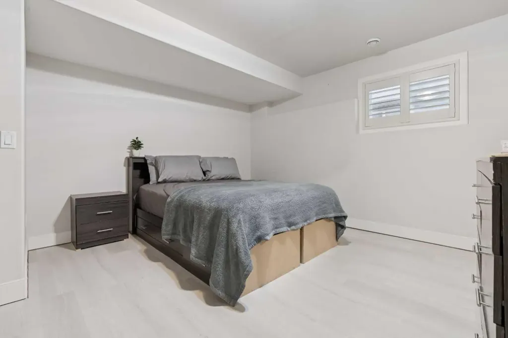 1826 Baywater Street SW Airdrie AB T4B 0A8