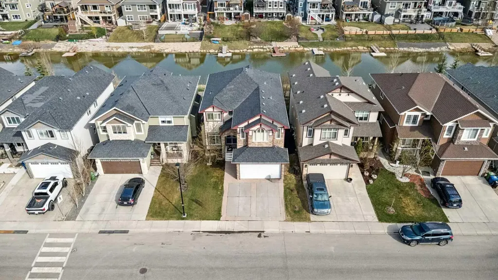 1826 Baywater Street SW Airdrie AB T4B 0A8