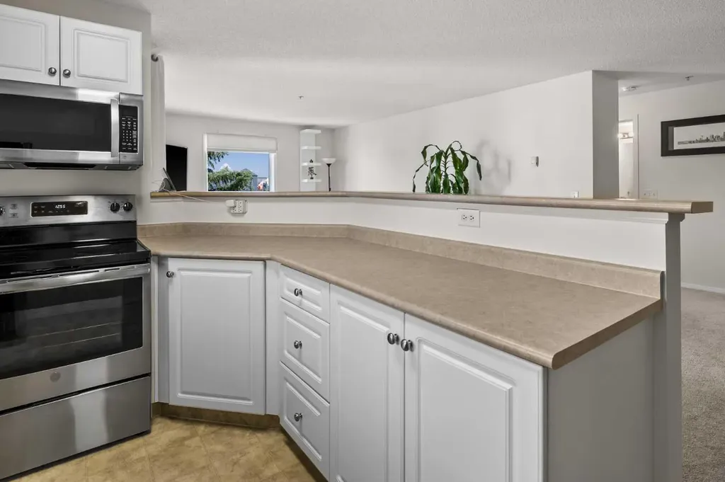 5500 Somervale Court SW Calgary AB T2Y4M1