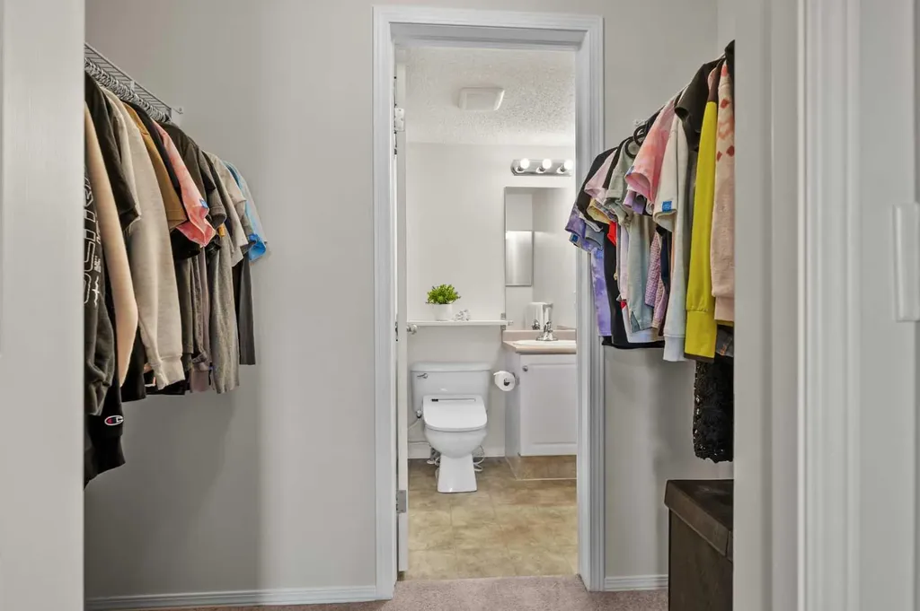 5500 Somervale Court SW Calgary AB T2Y4M1