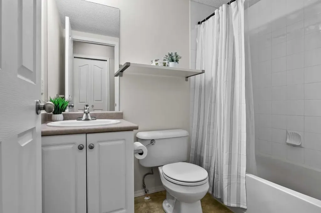 5500 Somervale Court SW Calgary AB T2Y4M1