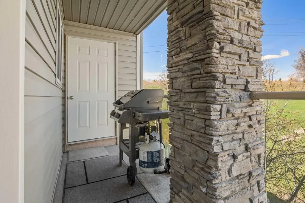 5500 Somervale Court SW Calgary AB T2Y4M1