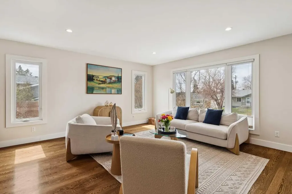 28 Calandar Road NW Calgary AB T2L 0P6