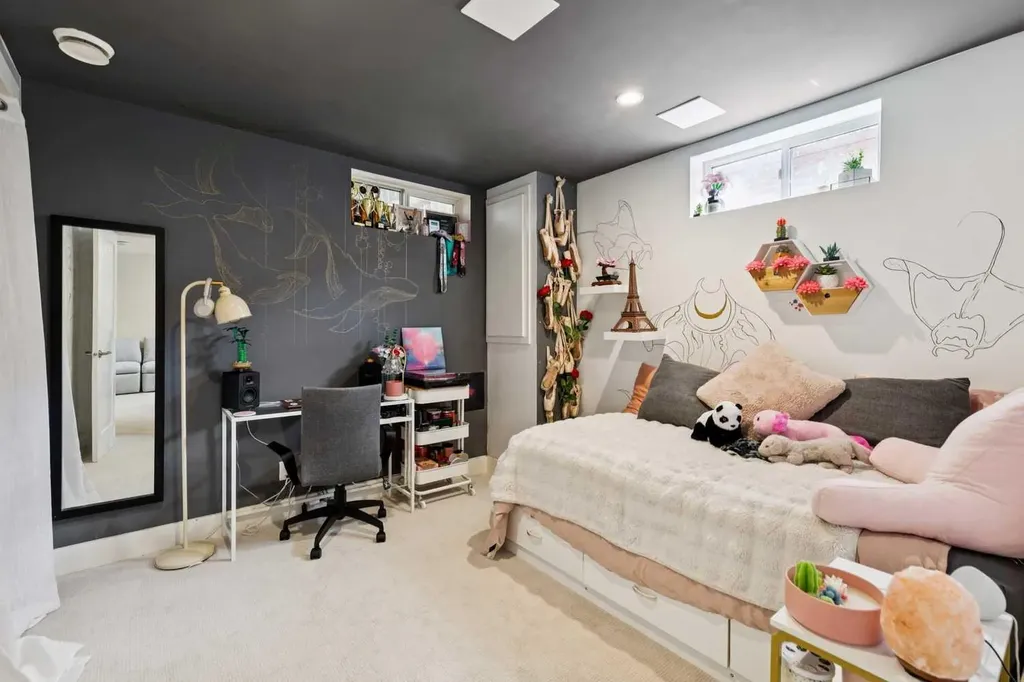 28 Calandar Road NW Calgary AB T2L 0P6