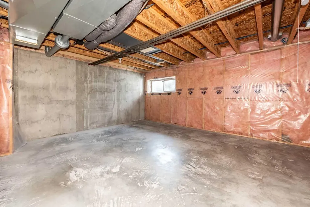 36 Everridge Gardens SW Calgary AB T2Y0H1