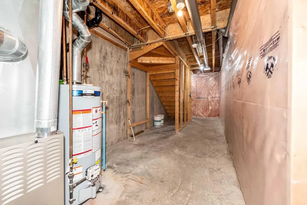 36 Everridge Gardens SW Calgary AB T2Y0H1