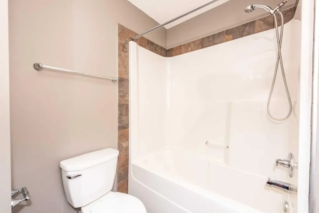 36 Everridge Gardens SW Calgary AB T2Y0H1