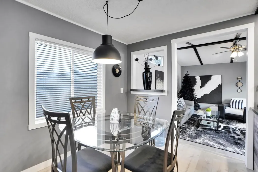 3223 83 Street NW Calgary AB T3B 5N4