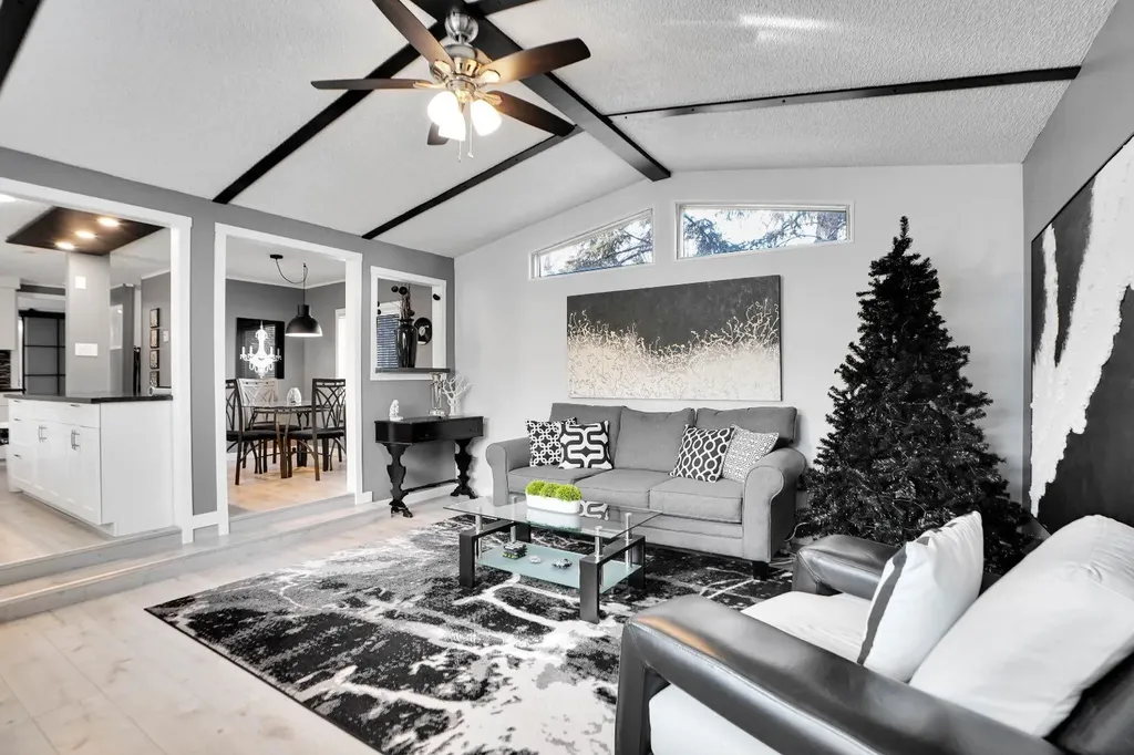 3223 83 Street NW Calgary AB T3B 5N4