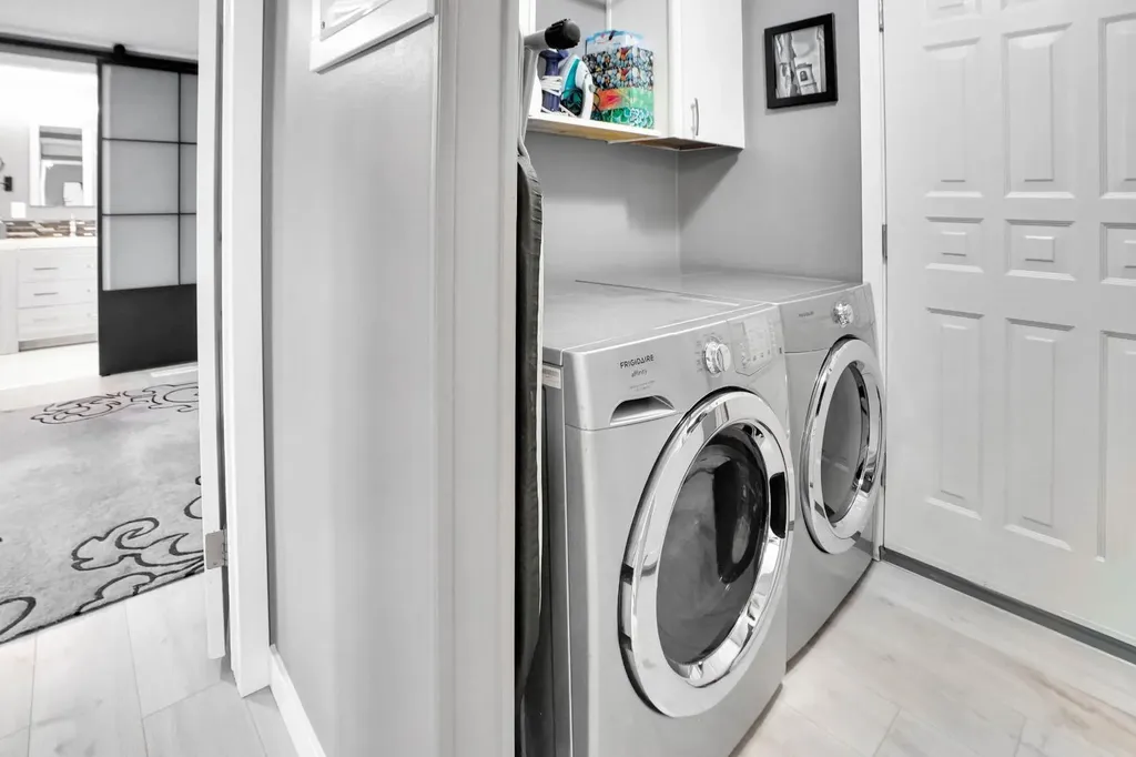 3223 83 Street NW Calgary AB T3B 5N4