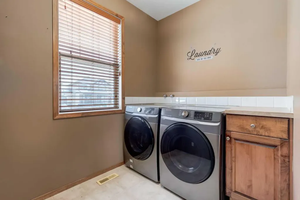 15 Barber Street NW Langdon AB T0J 1X2