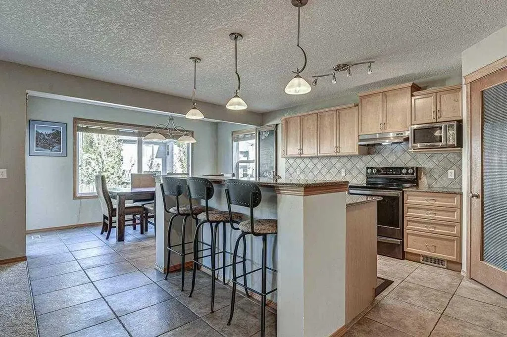 225 Kincora Heights NW Calgary AB T3R 1N6