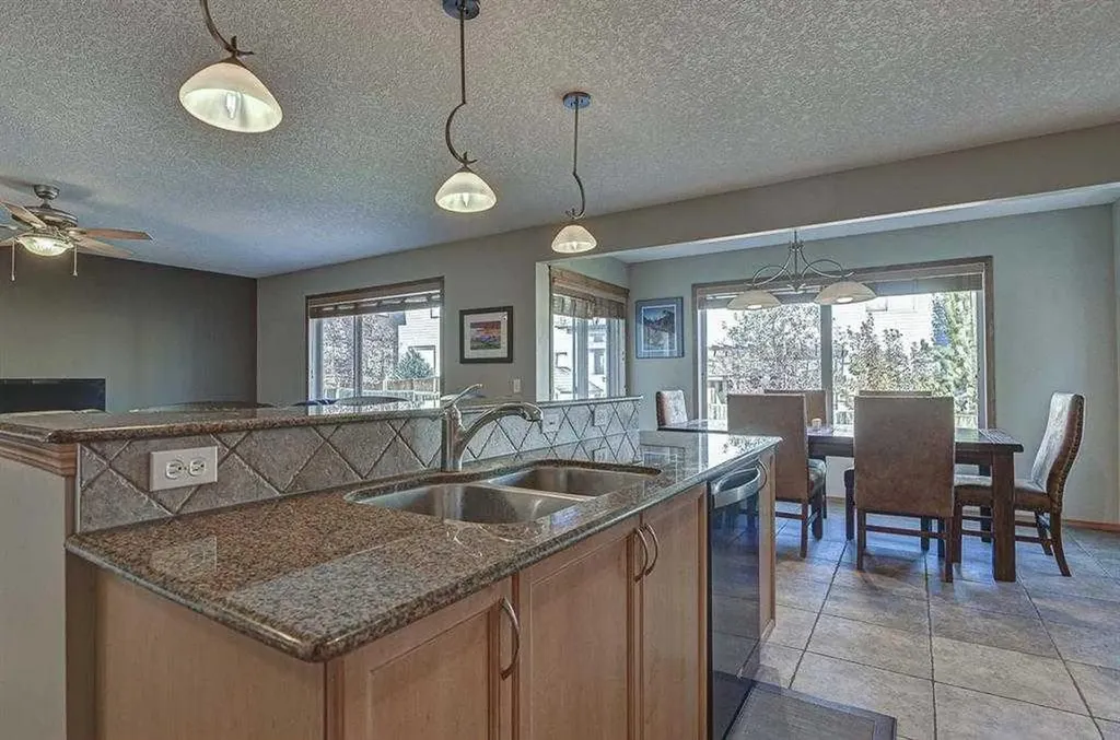 225 Kincora Heights NW Calgary AB T3R 1N6