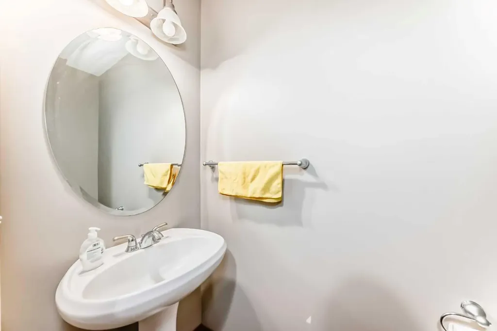 225 Kincora Heights NW Calgary AB T3R 1N6