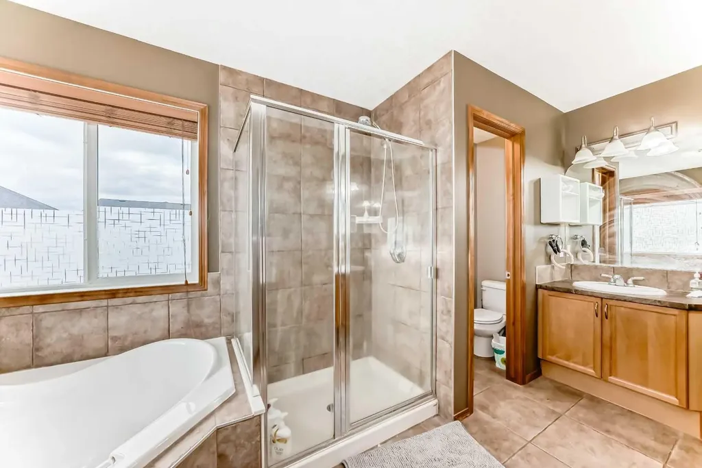 225 Kincora Heights NW Calgary AB T3R 1N6