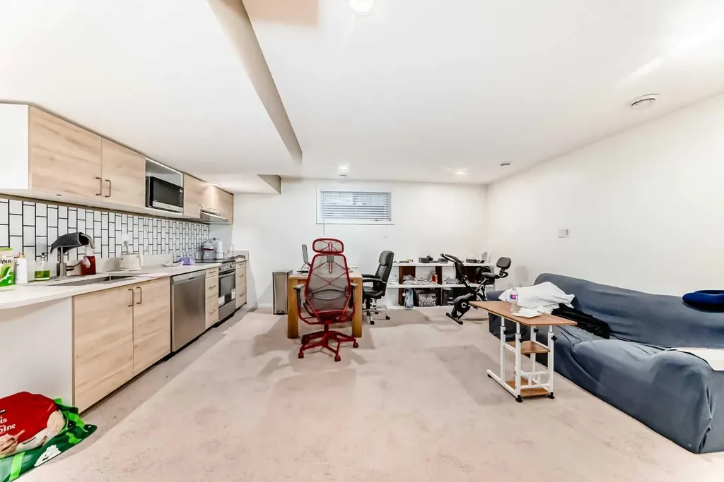 225 Kincora Heights NW Calgary AB T3R 1N6