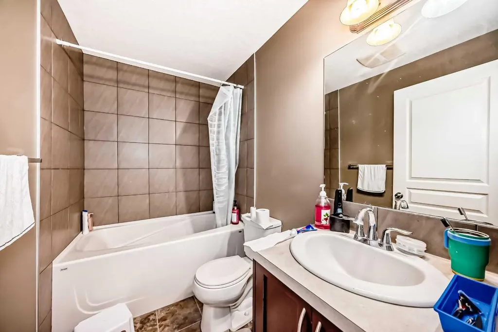 225 Kincora Heights NW Calgary AB T3R 1N6