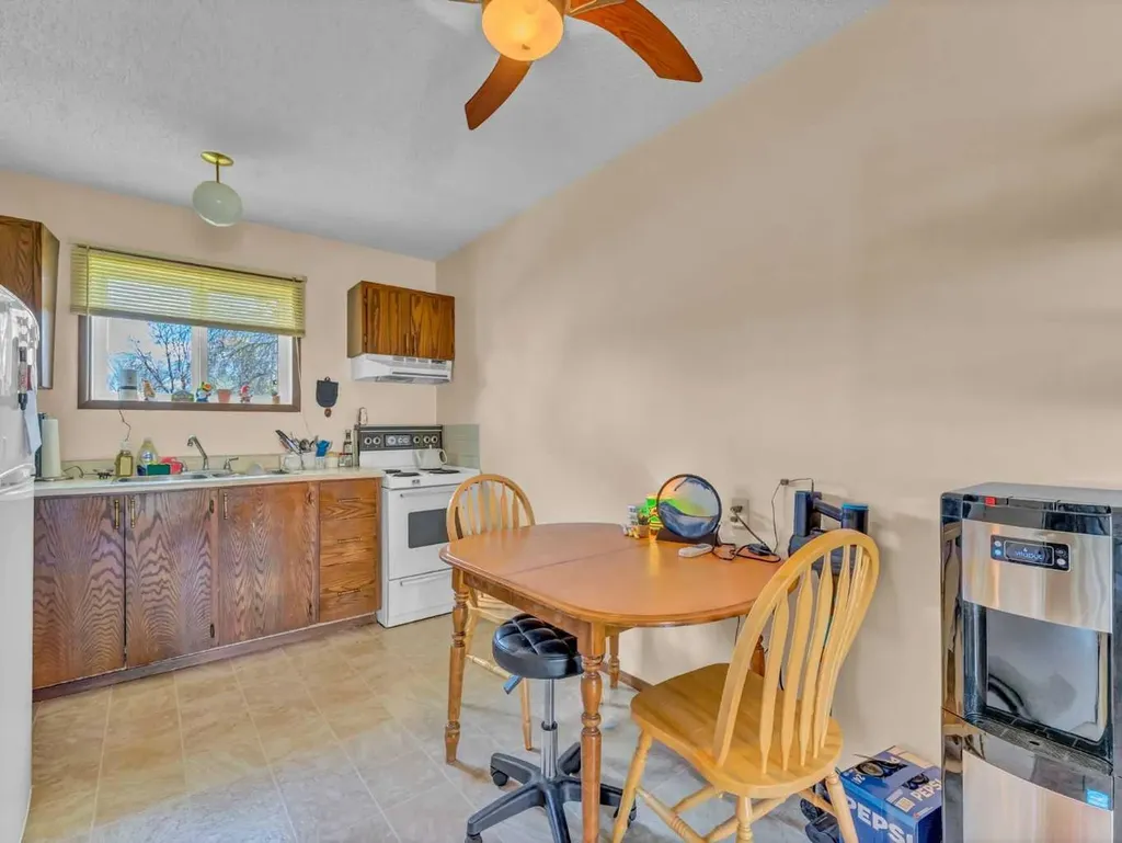 437 3 Avenue Bassano AB T0J0B0