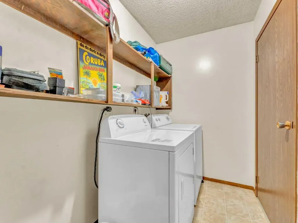 437 3 Avenue Bassano AB T0J0B0