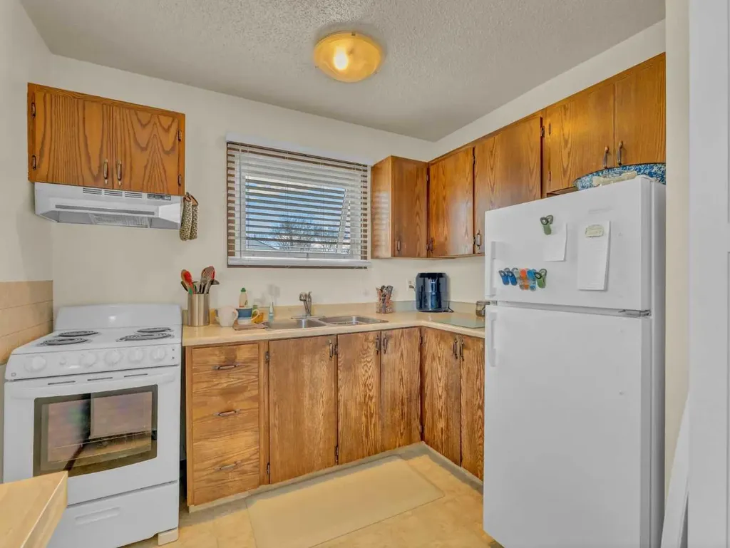 437 3 Avenue Bassano AB T0J0B0