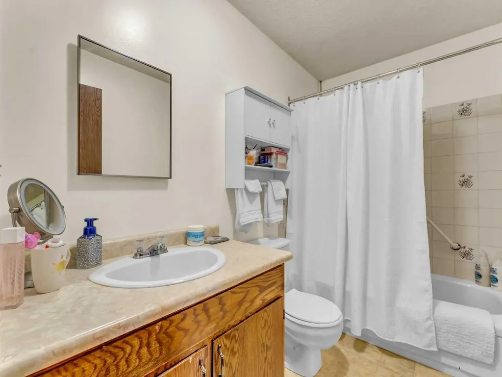 437 3 Avenue Bassano AB T0J0B0