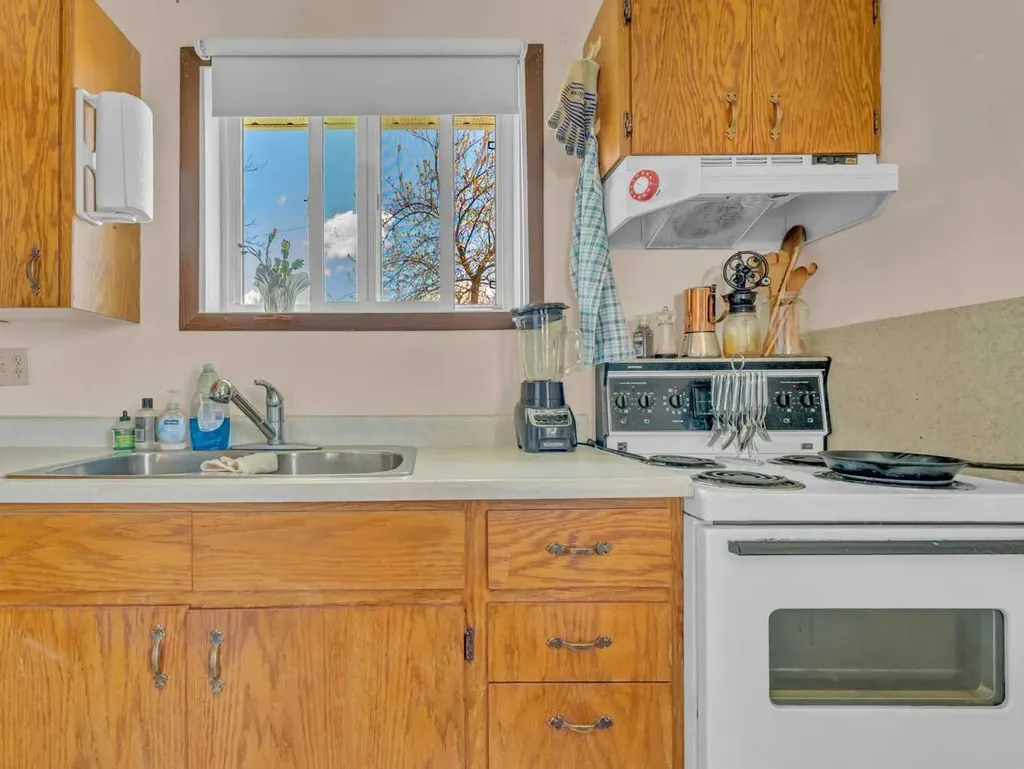 437 3 Avenue Bassano AB T0J0B0