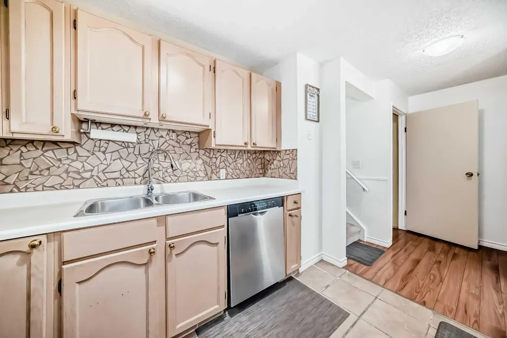 15 Falshire Terrace NE Calgary AB T3J3B1