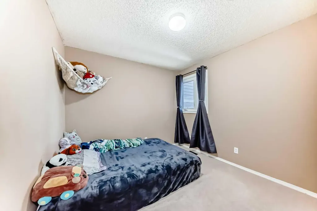 15 Falshire Terrace NE Calgary AB T3J3B1