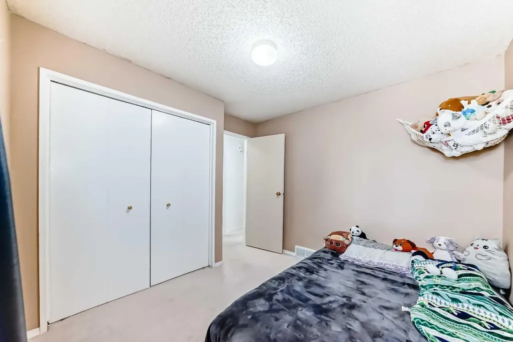 15 Falshire Terrace NE Calgary AB T3J3B1