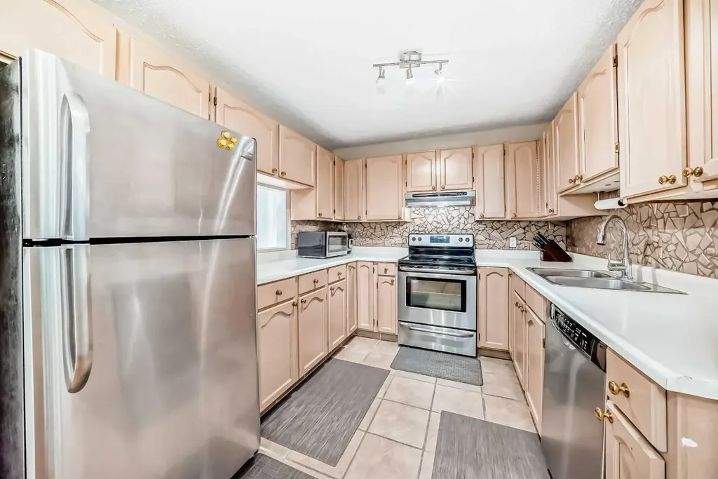 15 Falshire Terrace NE Calgary AB T3J3B1