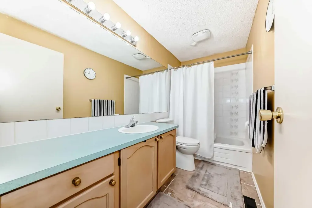 15 Falshire Terrace NE Calgary AB T3J3B1