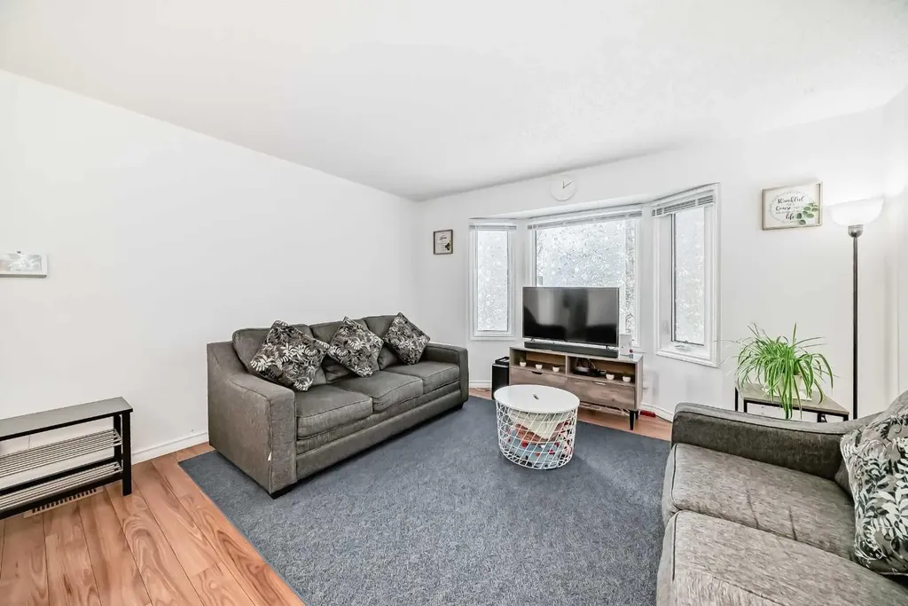 15 Falshire Terrace NE Calgary AB T3J3B1