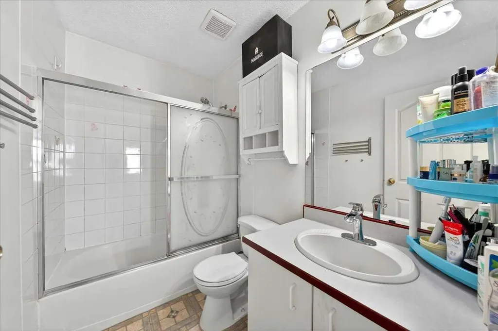 124 Martinwood Court NE Calgary AB T3J 3H2