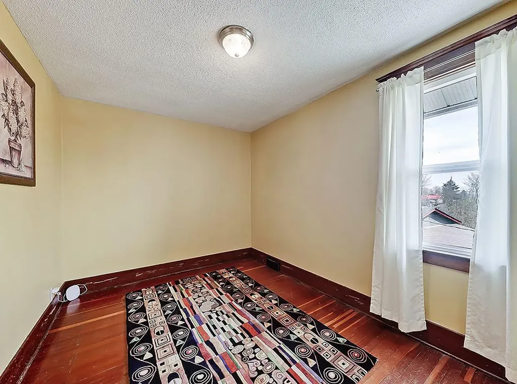 5136 54 Avenue Stavely AB T0L 1Z0