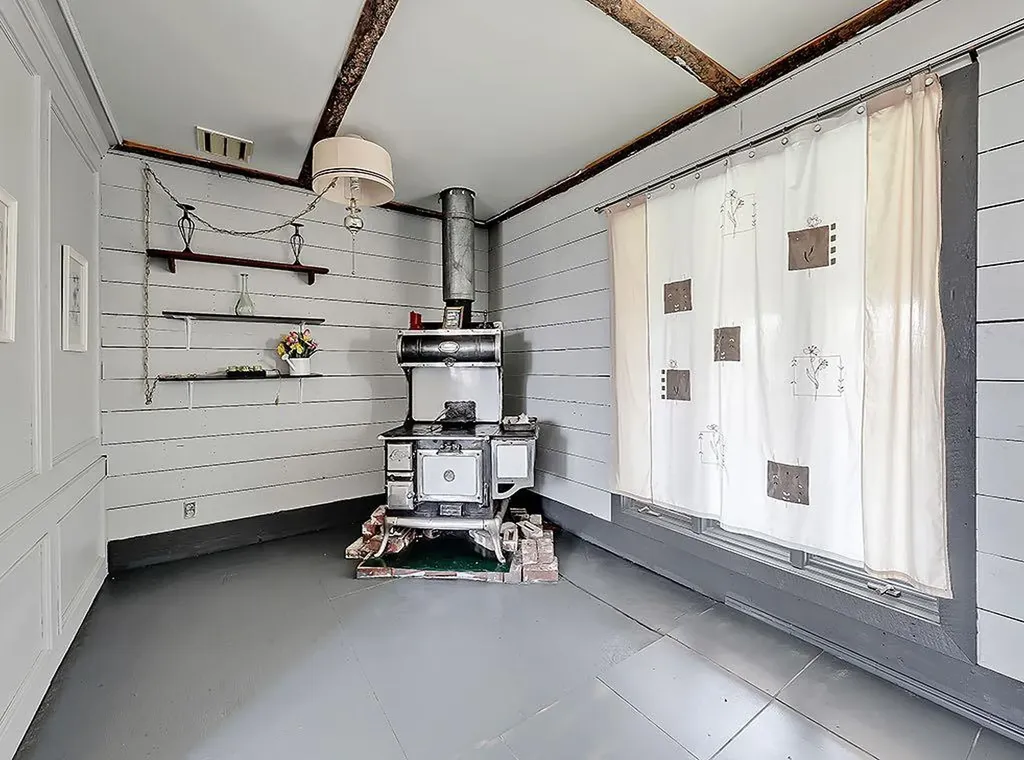 5136 54 Avenue Stavely AB T0L 1Z0