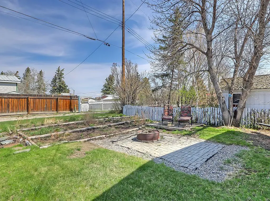 5136 54 Avenue Stavely AB T0L 1Z0