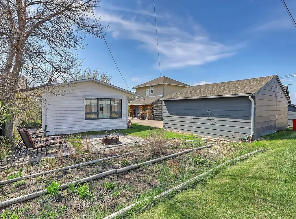 5136 54 Avenue Stavely AB T0L 1Z0