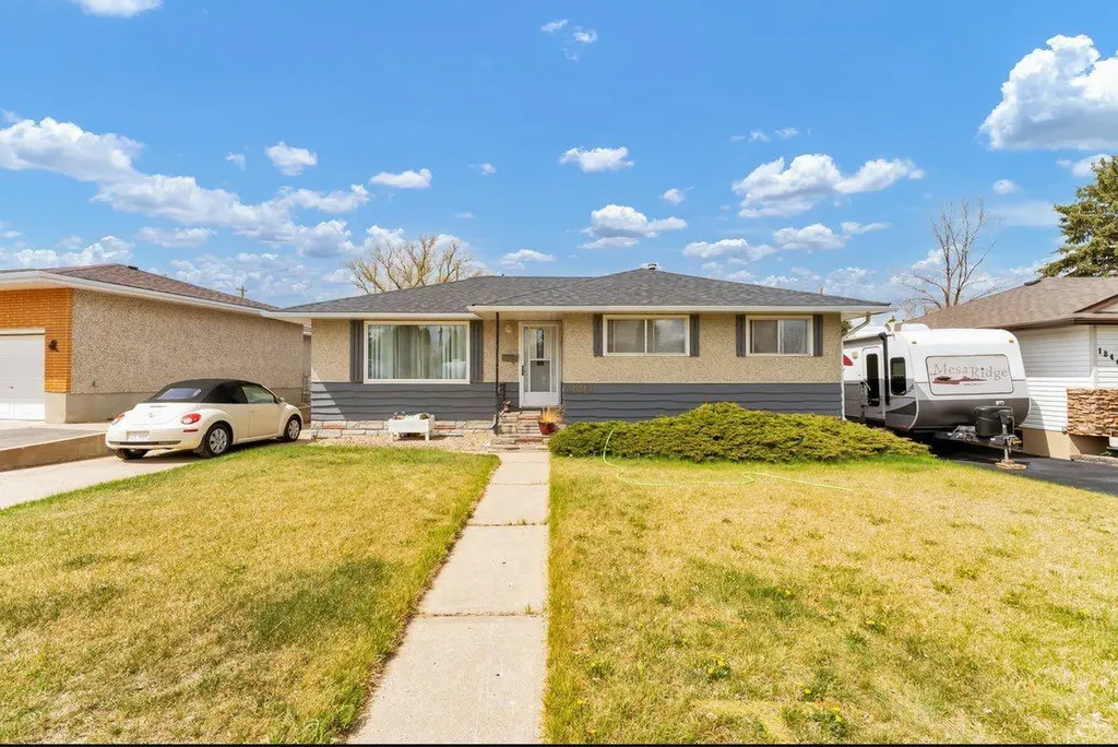 1804 29 Street SE Medicine Hat AB T1A 2J1