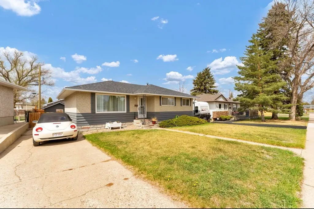 1804 29 Street SE Medicine Hat AB T1A 2J1