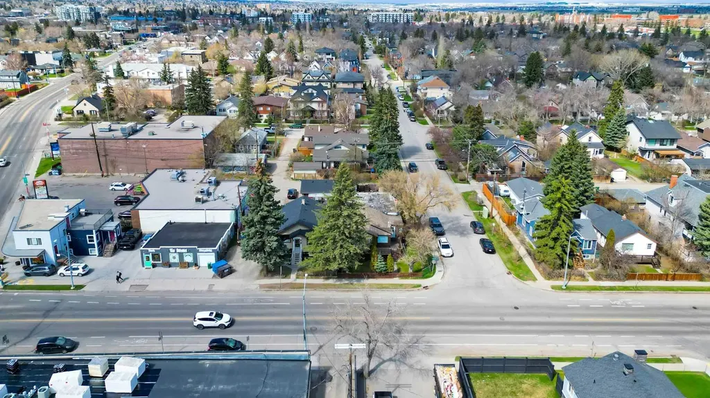 426 8 Avenue NE Calgary AB T2E0R2