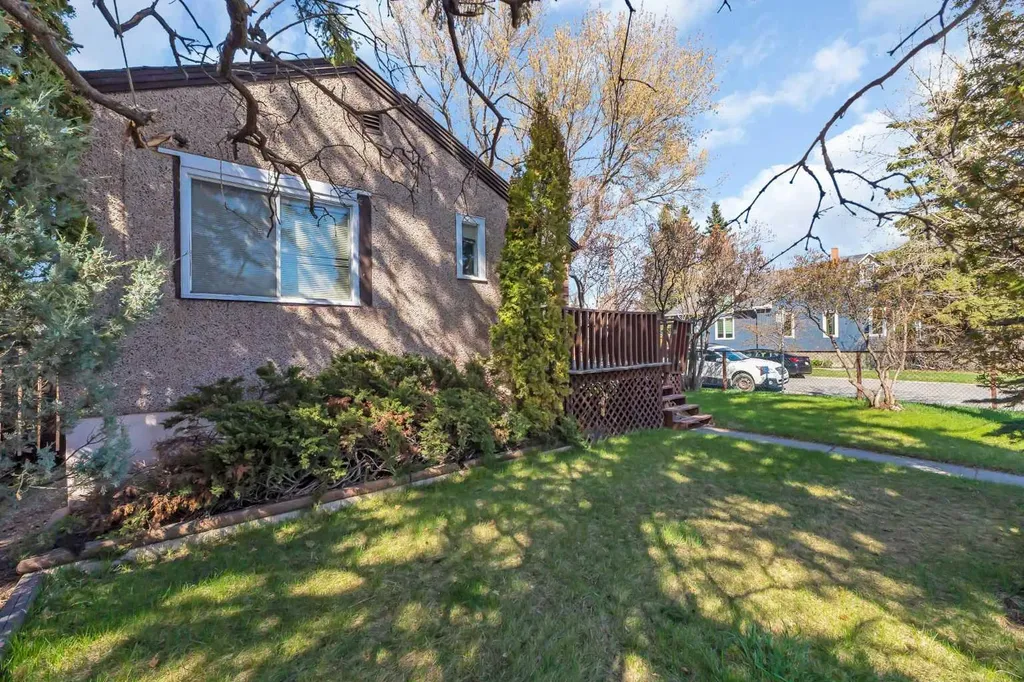 426 8 Avenue NE Calgary AB T2E0R2
