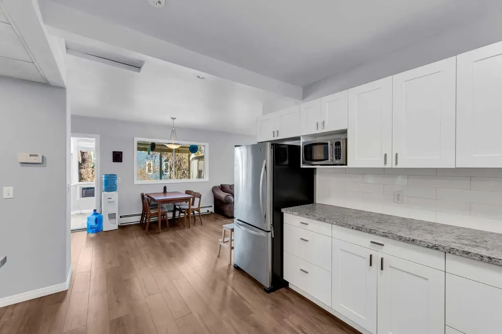 426 8 Avenue NE Calgary AB T2E0R2