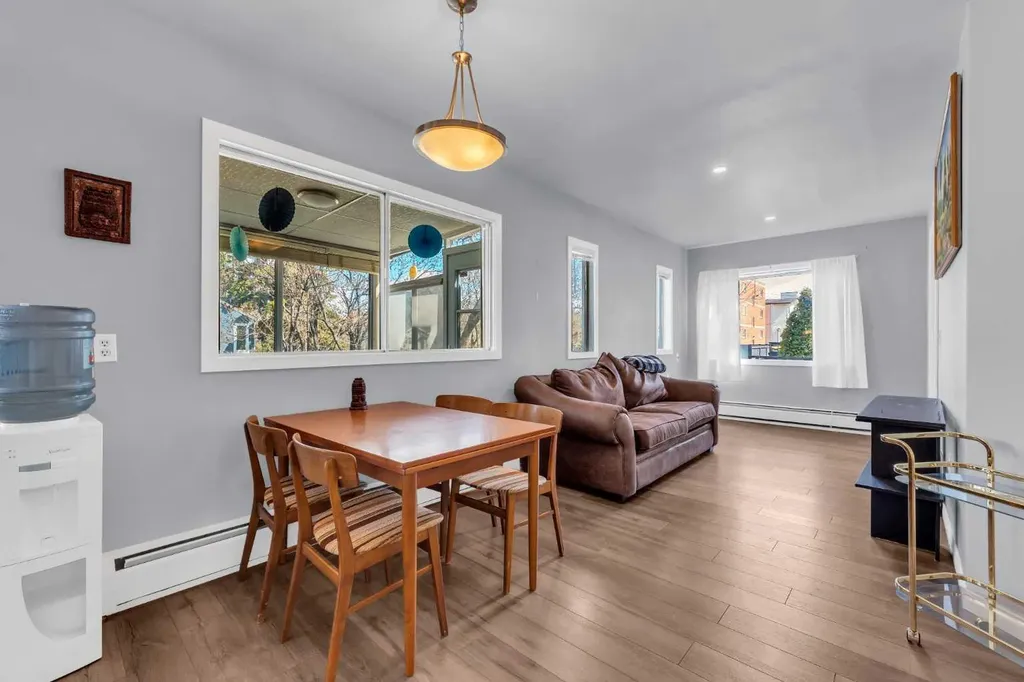 426 8 Avenue NE Calgary AB T2E0R2