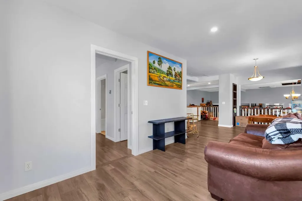 426 8 Avenue NE Calgary AB T2E0R2