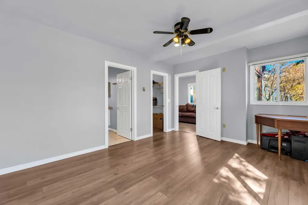 426 8 Avenue NE Calgary AB T2E0R2