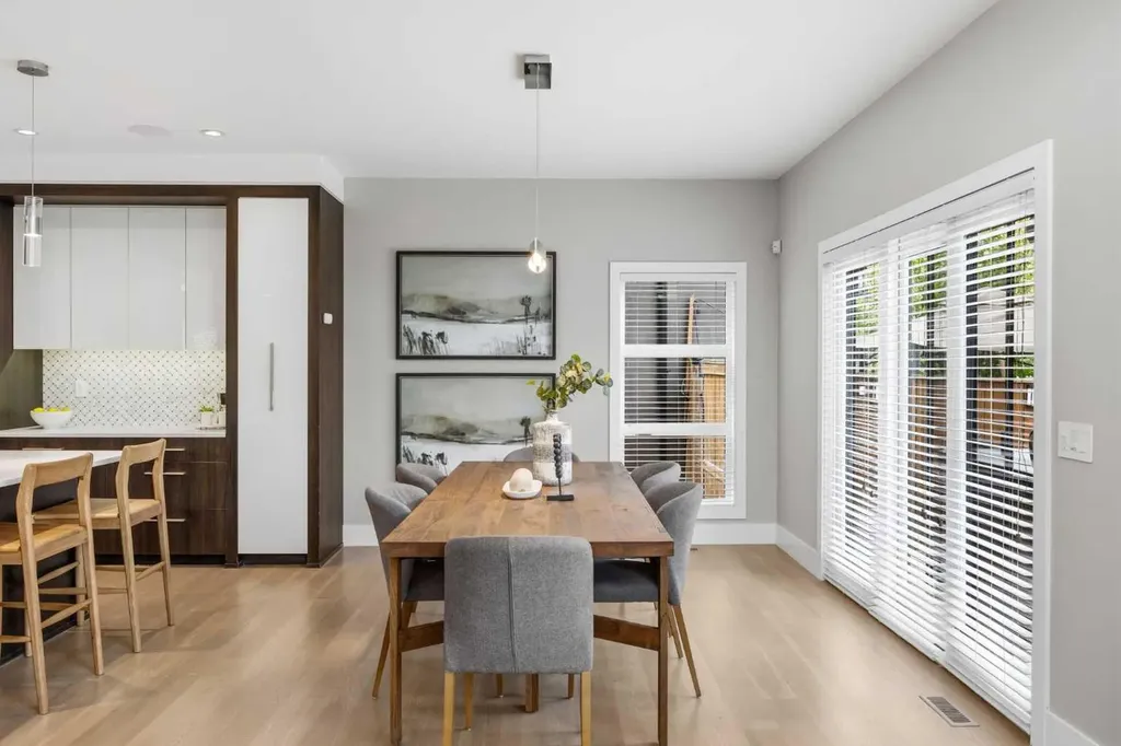 81 West Point Close SW Calgary AB T3H 0X4