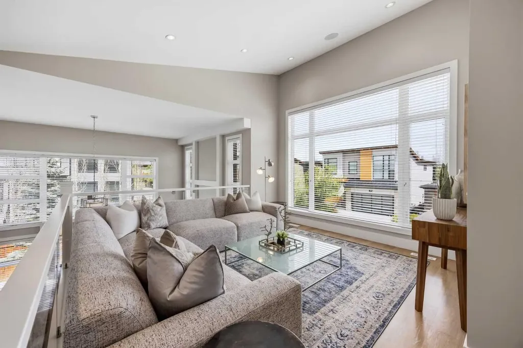 81 West Point Close SW Calgary AB T3H 0X4